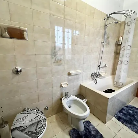 Comodo In Centro Storico Appartement